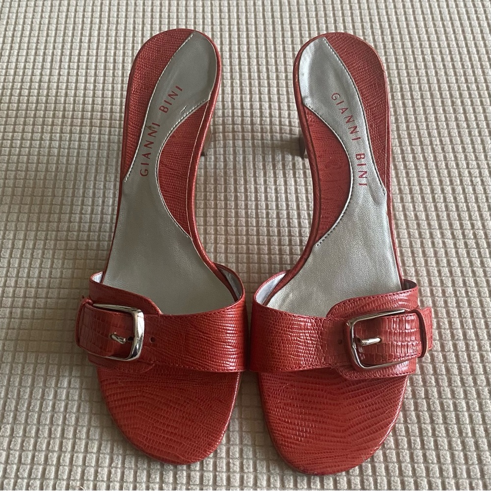 Gianni Bini Red Textured Heels